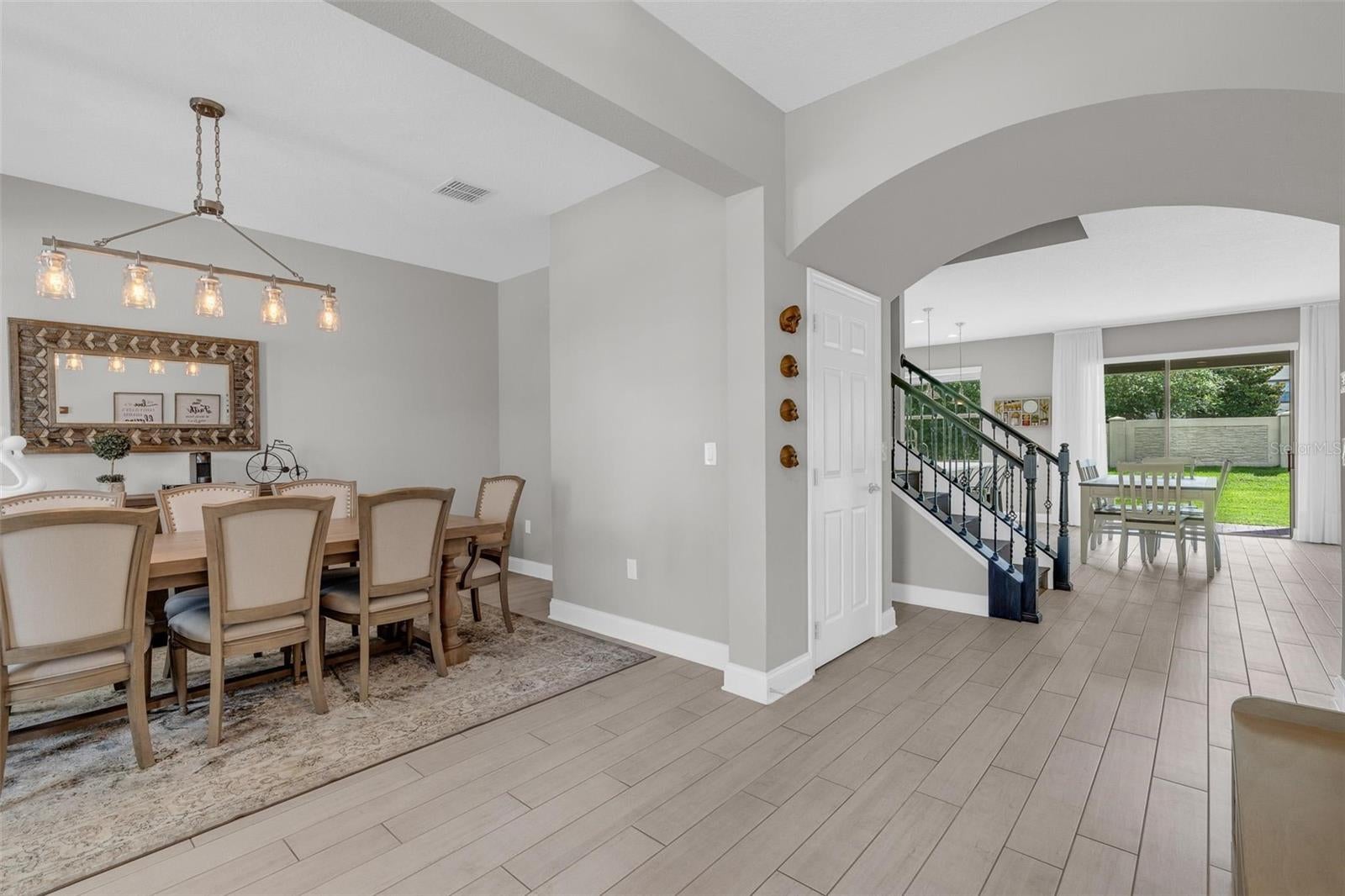 2415 SANTA VISTA LOOP