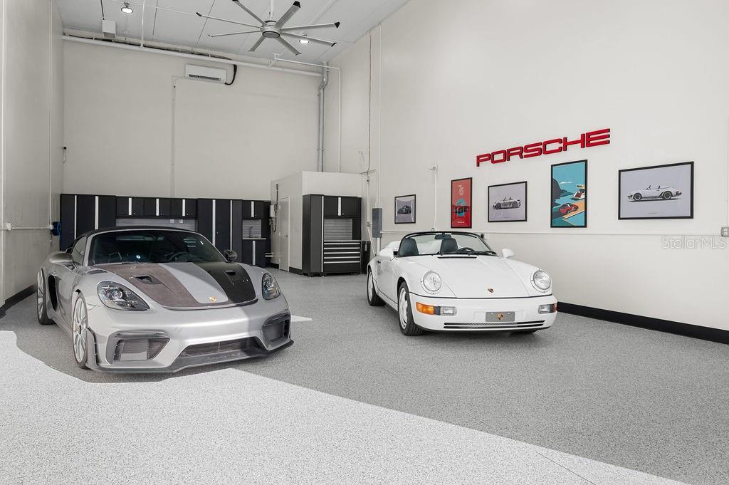 LUXE DREAM GARAGE CONDO - Residential
