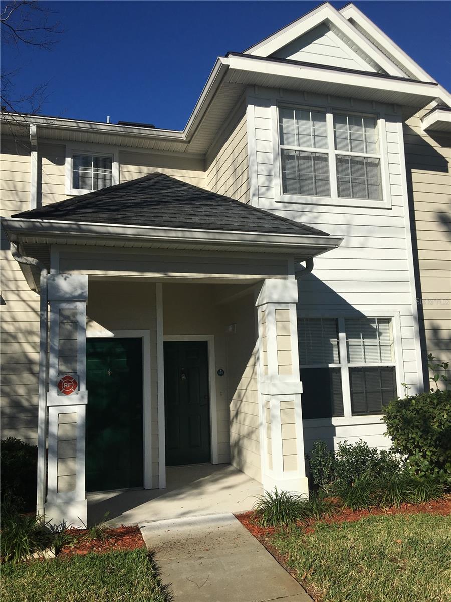 Welcome to this charming 1-bedroom, 1-bathroom condo located on the first floor of the sought-after Southern Pines gated community. This unit includes a versatile office/solarium space, perfect for working from home or relaxing with natural light.
Enjoy an open floor plan with carpeted living areas and tile in all wet zones. The kitchen and bathroom feature elegant granite countertops, and the spacious master bedroom includes a walk-in closet. Freshly painted throughout, this home is move-in ready.
Community amenities include:
• Resort-style swimming pool
• Tennis and basketball courts
• Fitness center
• Playground and more