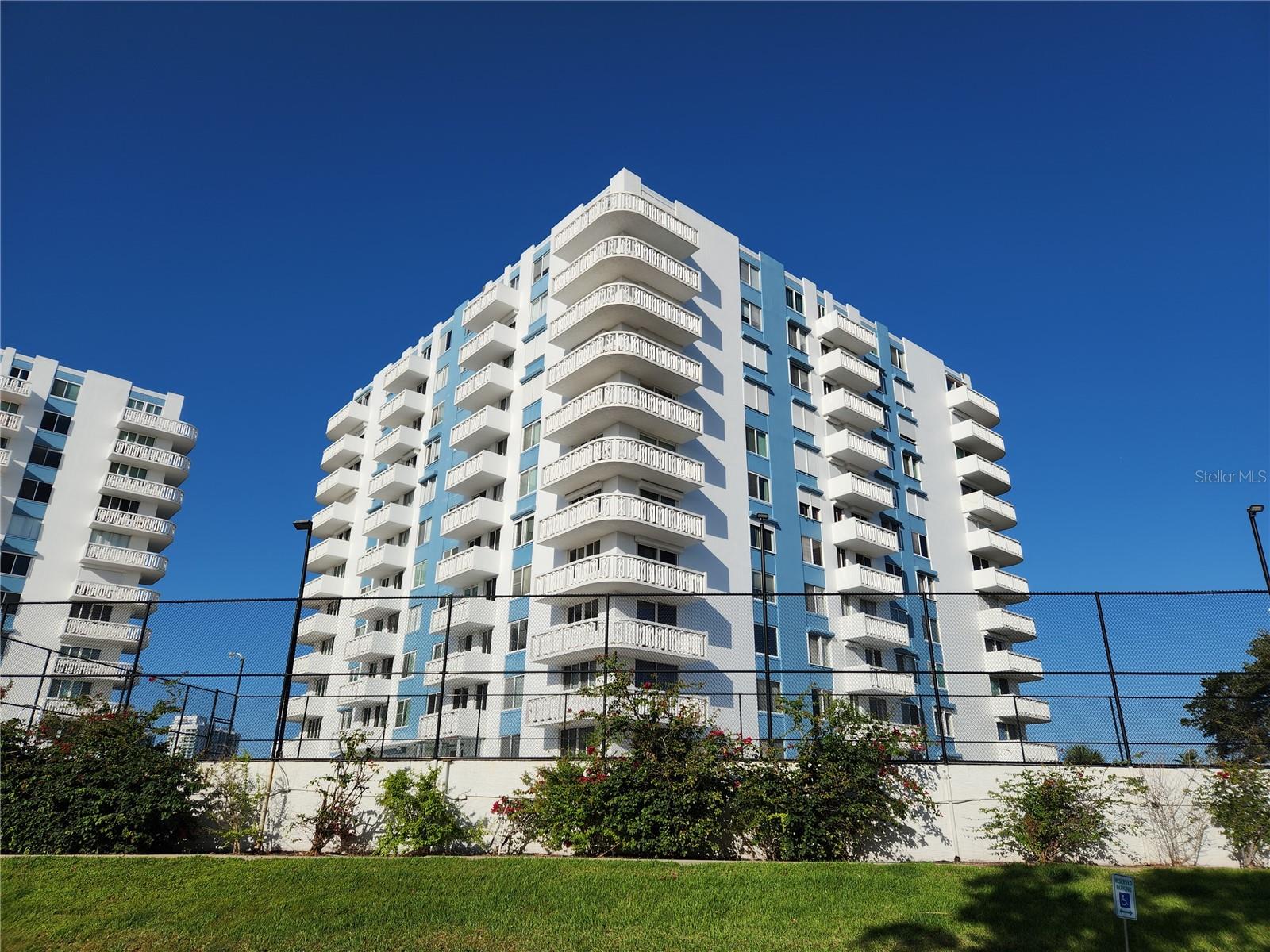 935 N HALIFAX AVENUE 602