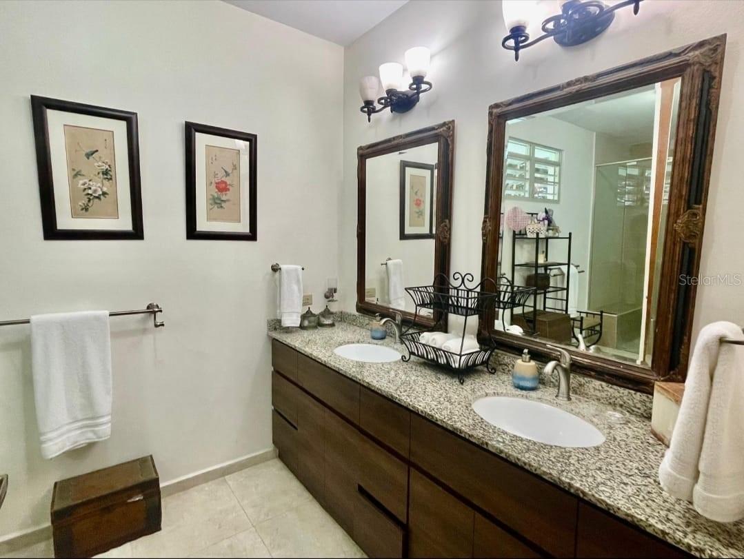 CALLE VANDA - Residential