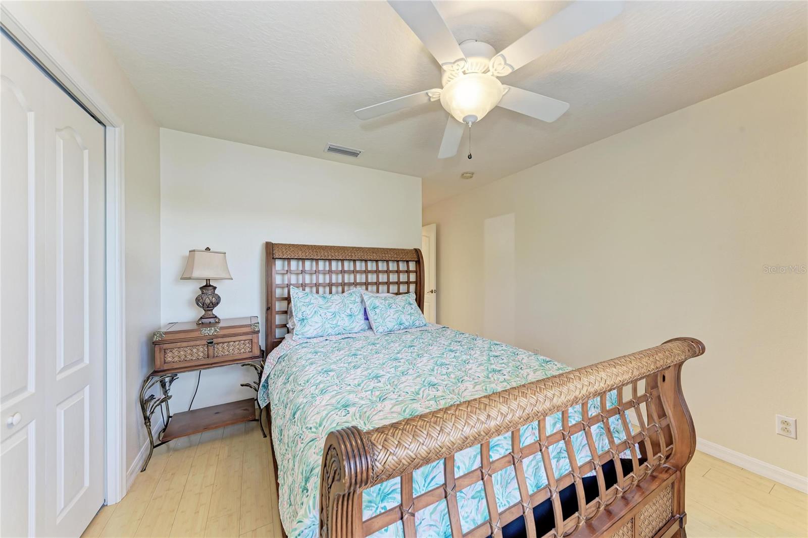 THE TWNHMS AT LIGHTHOUSE COVE IV - Residential