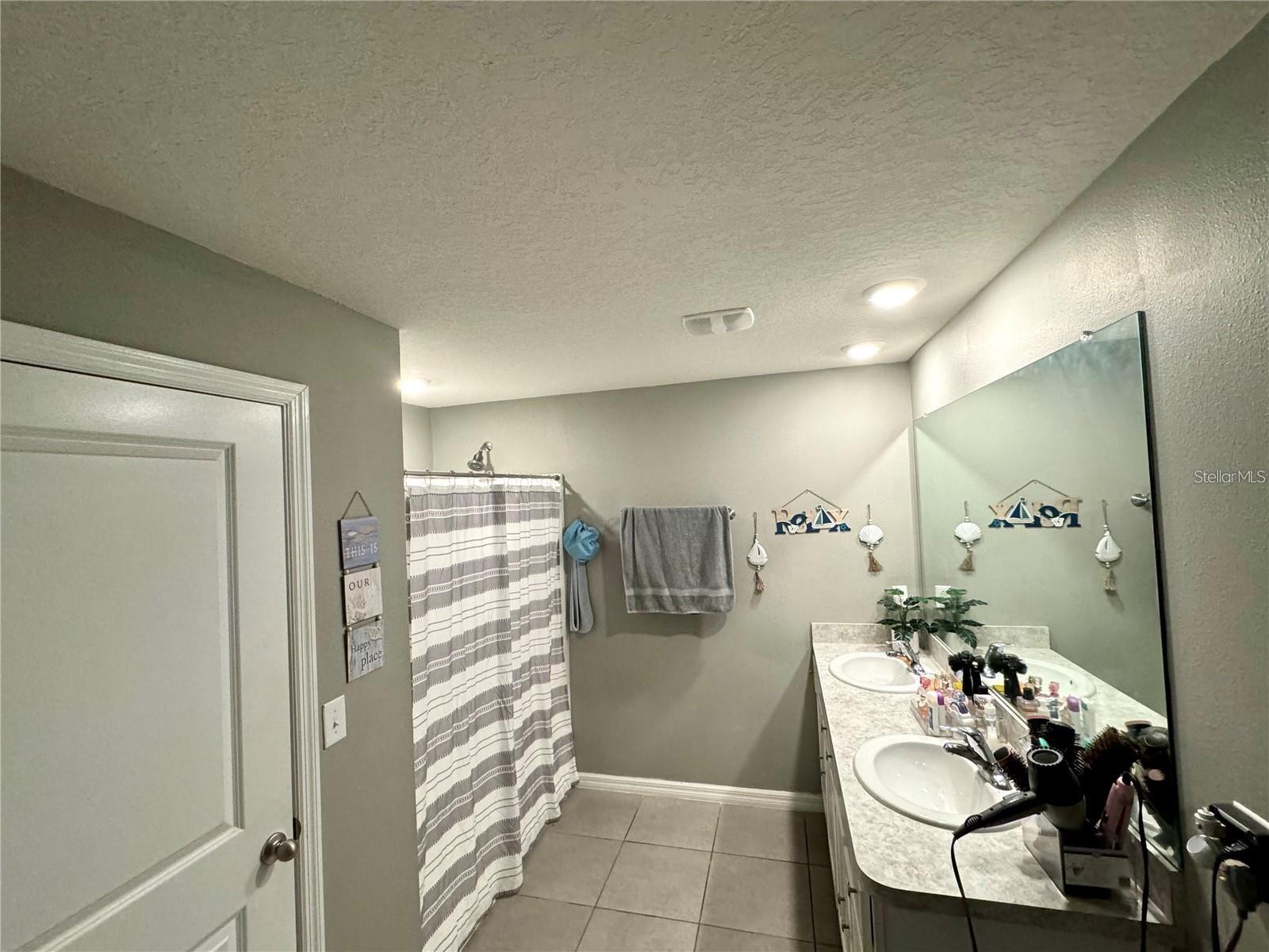 ABBOTT PARK - Residential