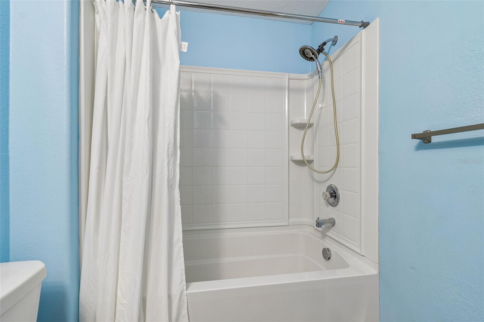 RIVERVIEW LAKES - Residential