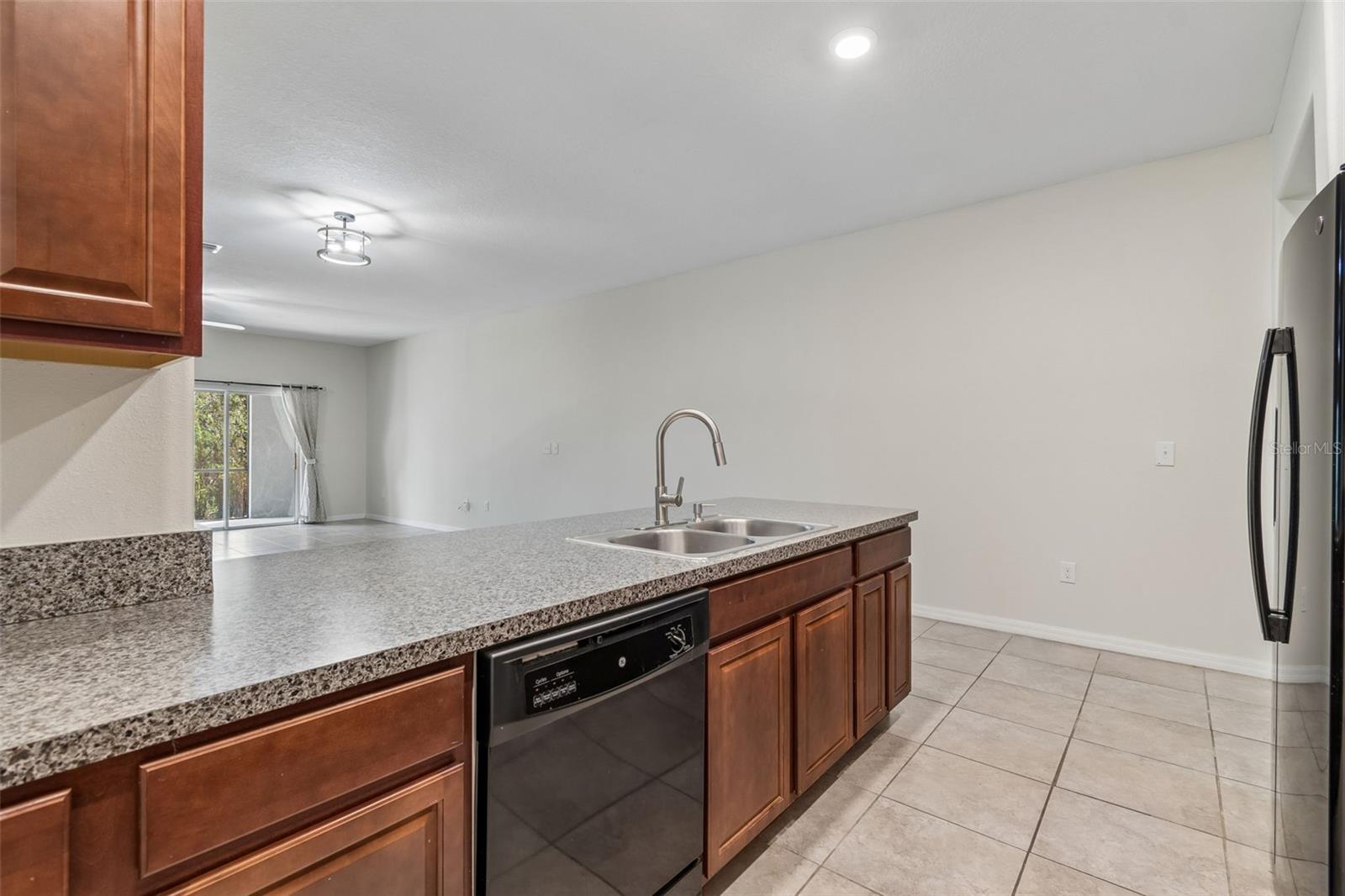 RIVERVIEW LAKES - Residential