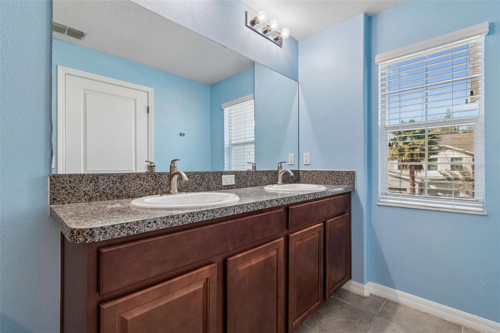 RIVERVIEW LAKES - Residential