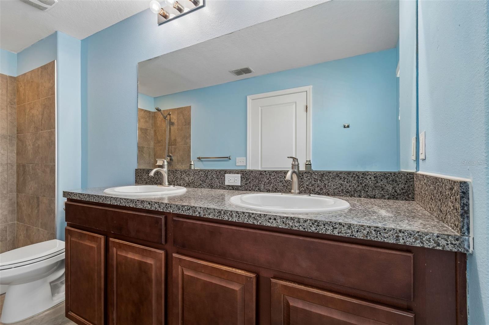 RIVERVIEW LAKES - Residential