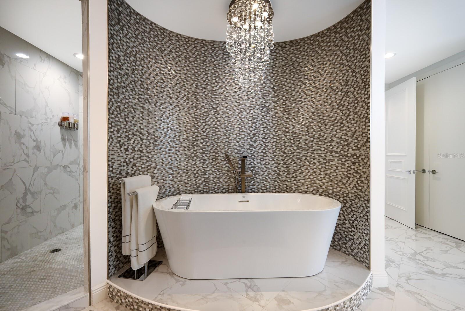 L AMBIANCE AT LONGBOAT KEY CLUB PH 01 - Residential