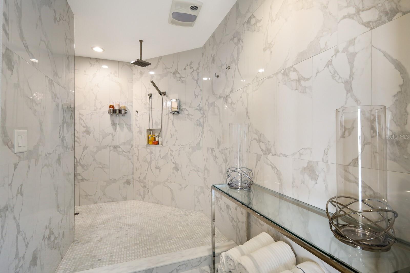 L AMBIANCE AT LONGBOAT KEY CLUB PH 01 - Residential