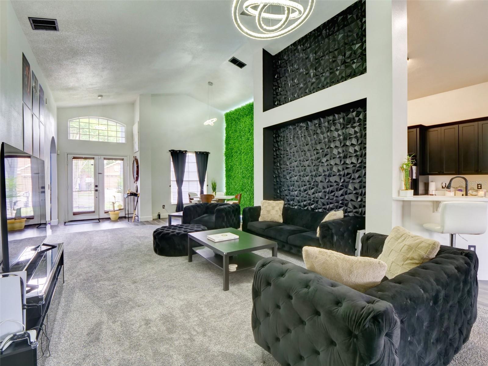 1084 ROYAL MARQUIS CIRCLE