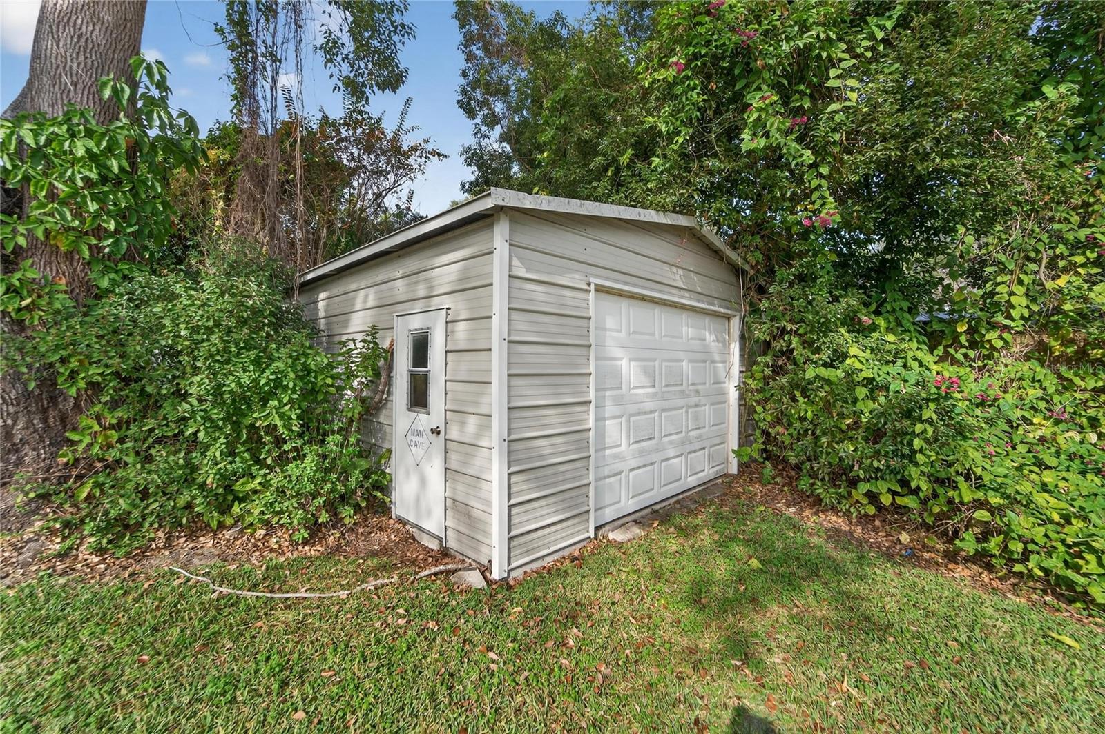 WOODARDS MANOR - Residential