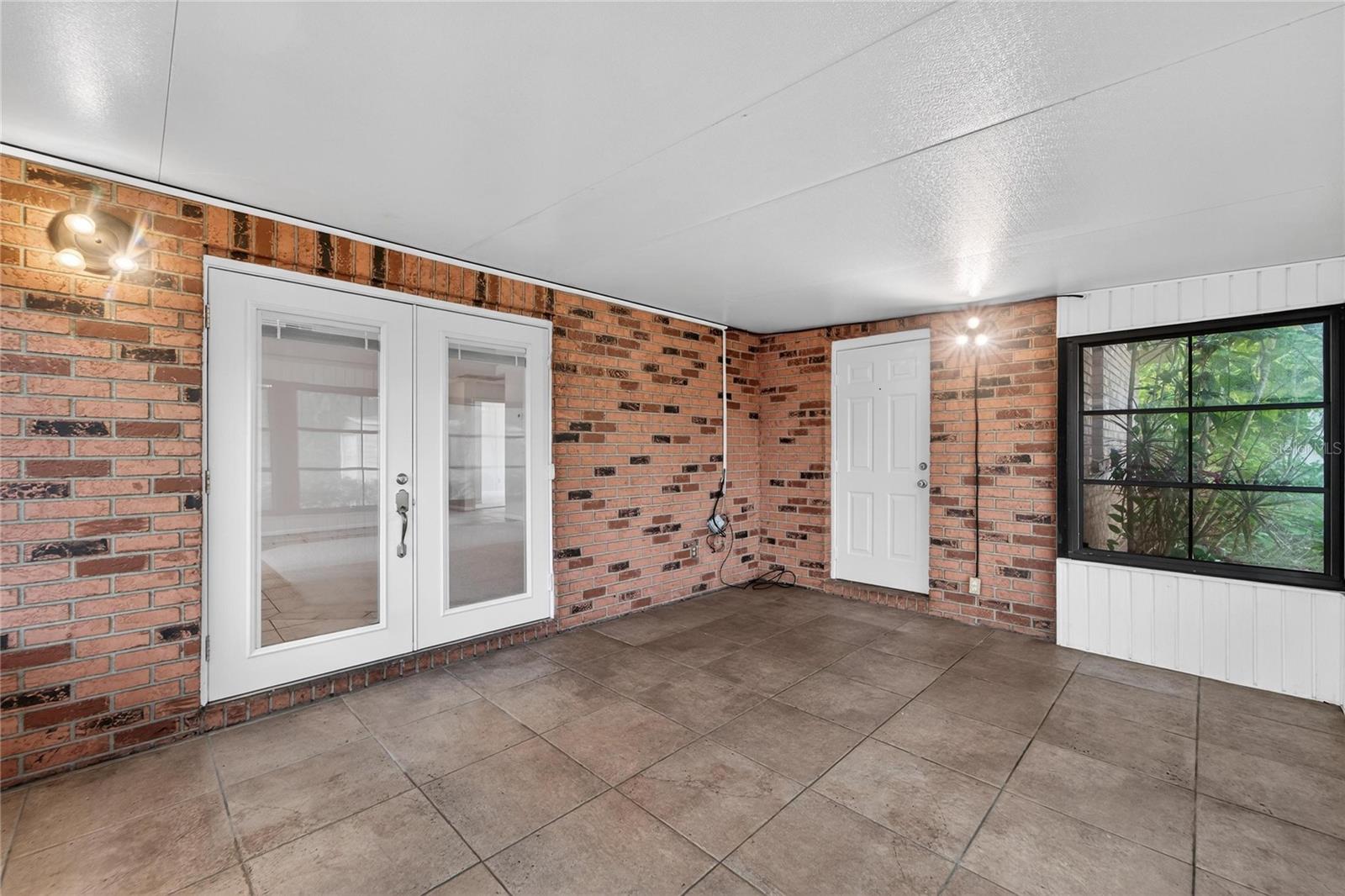 WOODARDS MANOR - Residential