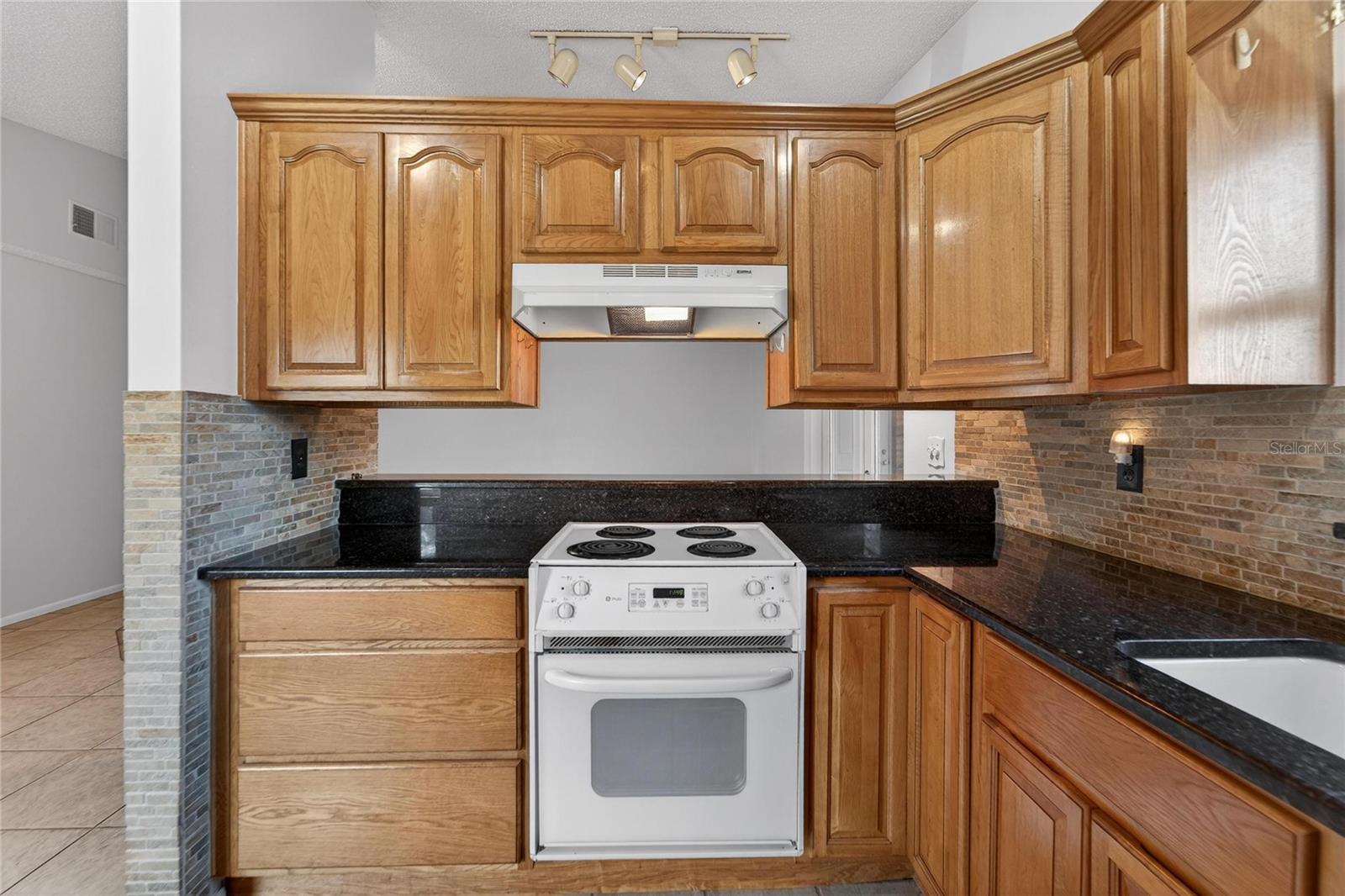 WOODARDS MANOR - Residential