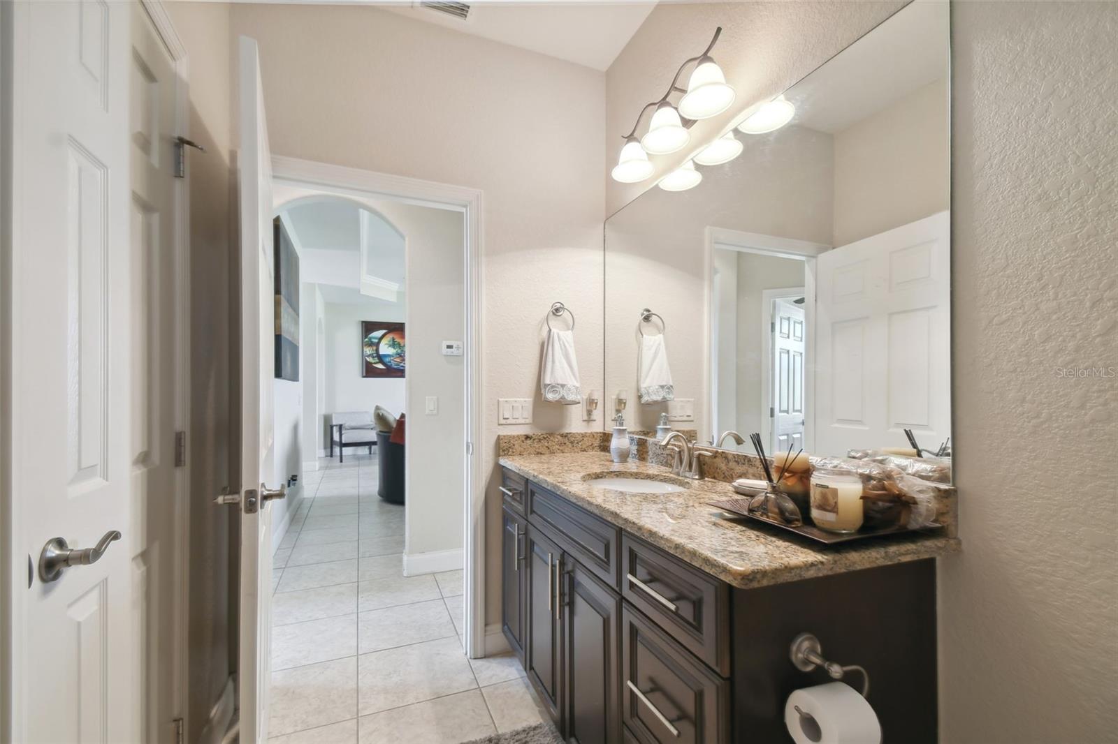 HARTFORD ESTATES - Residential Lease