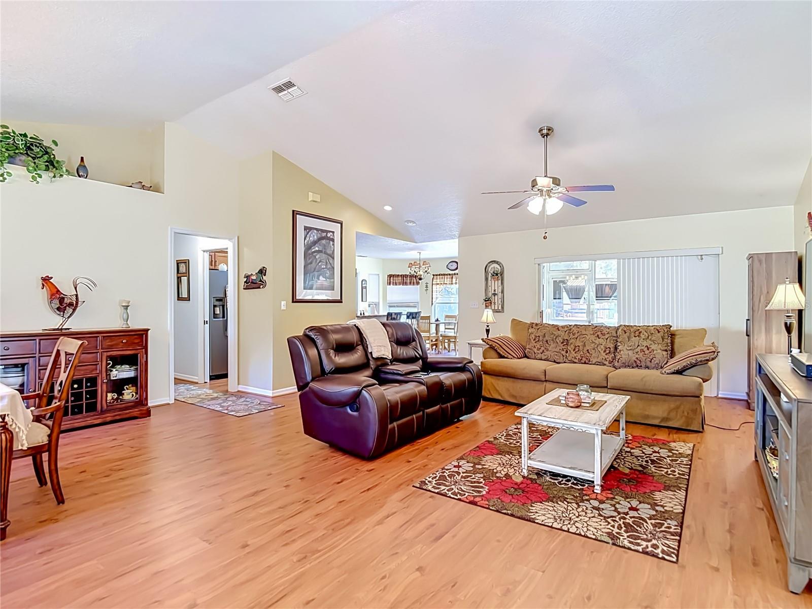 7104 QUAIL HOLLOW BOULEVARD