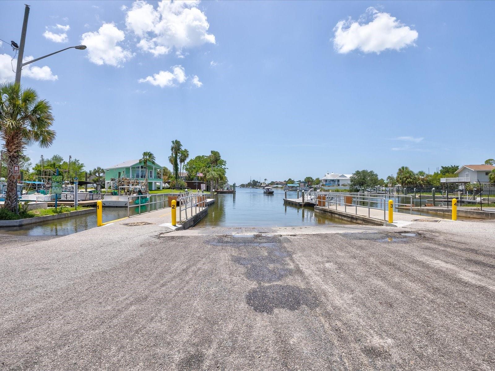 WEEKI WACHEE RIVER RETREATS - Residential