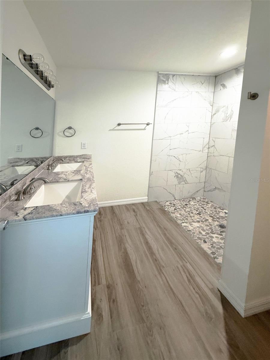 FLORIDA SHORES - Residential