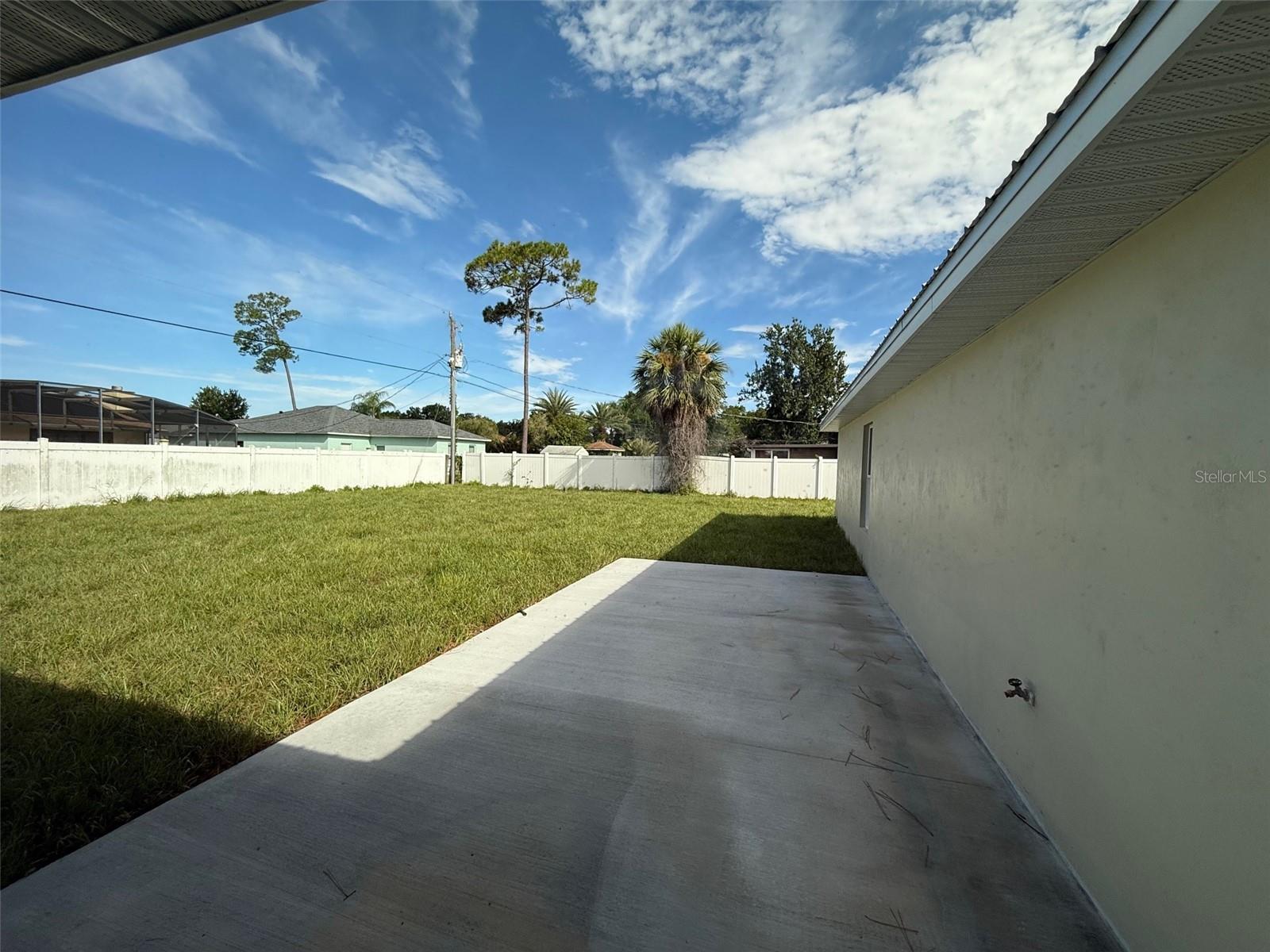 3046 WOODLAND DRIVE