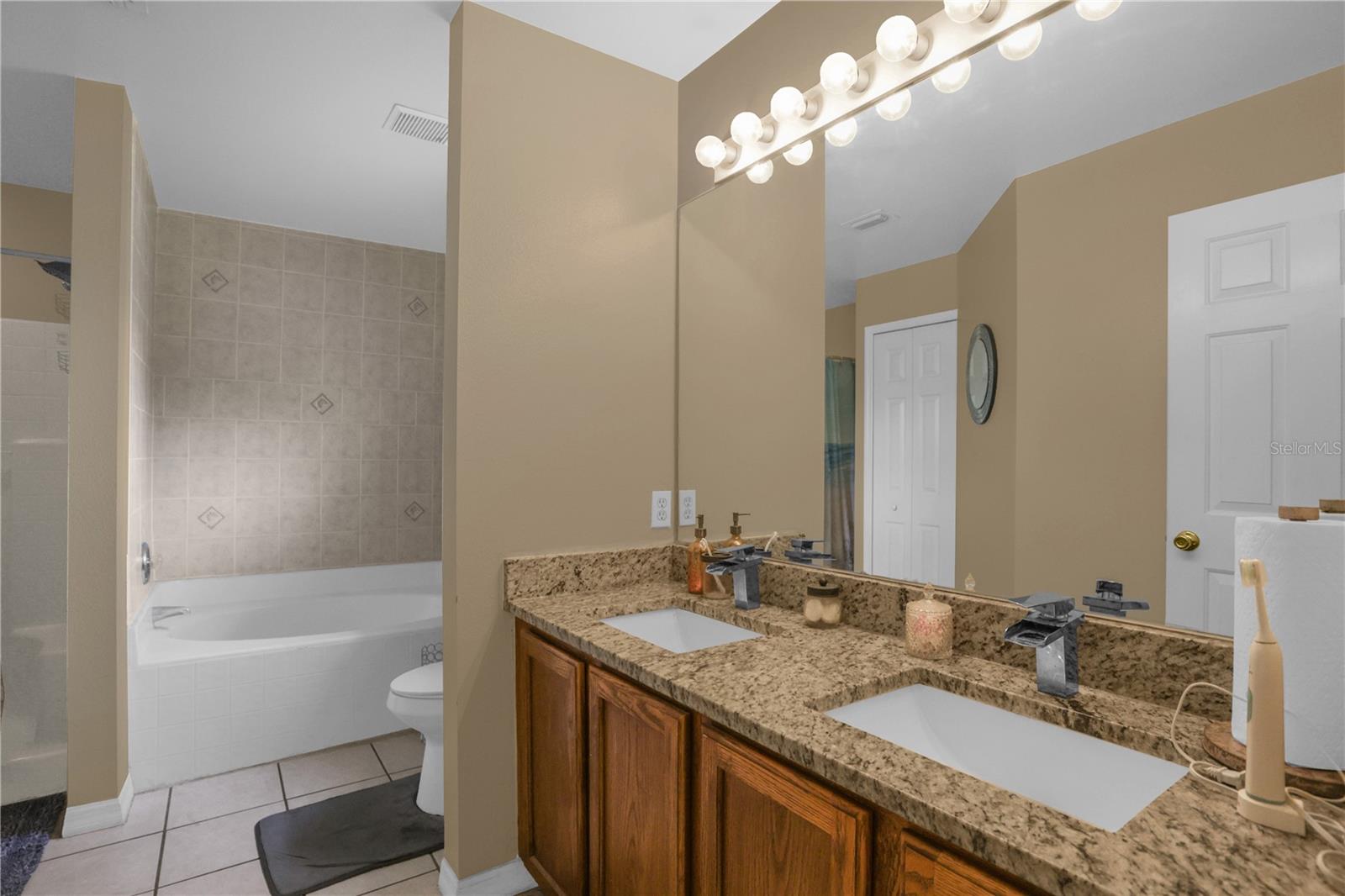 POINCIANA ESTATE SEC B - Residential