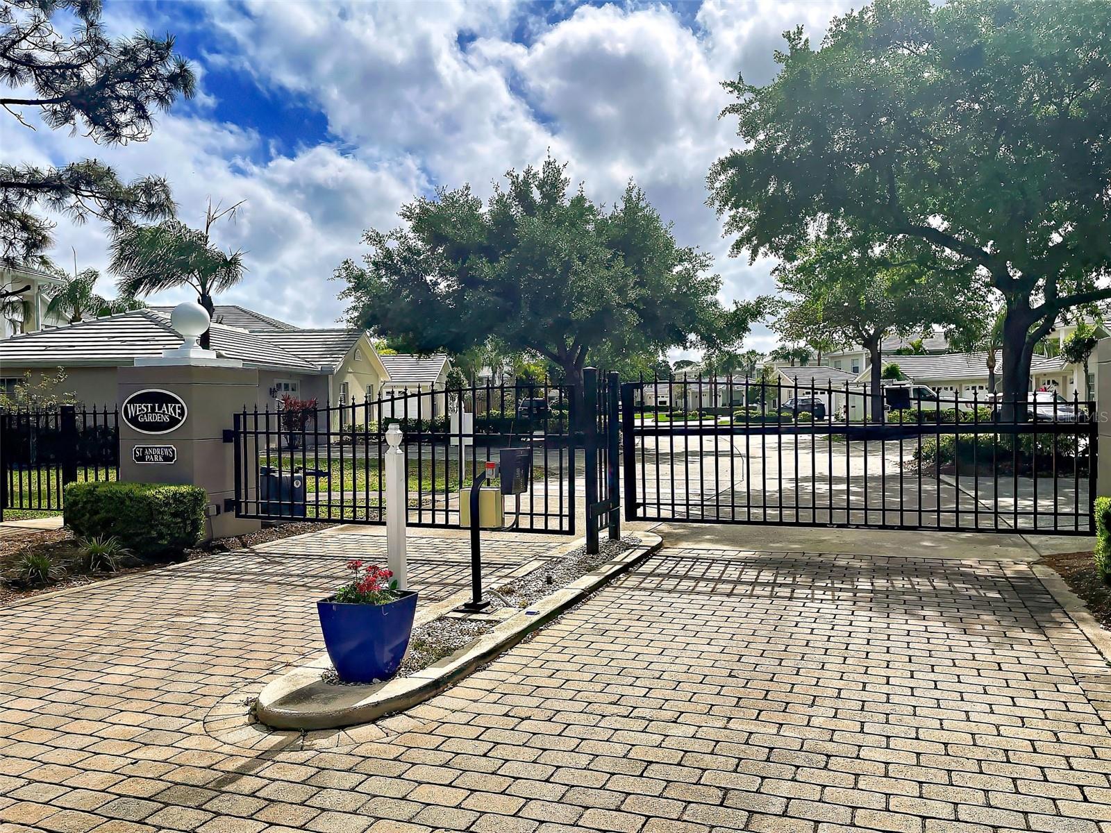 WEST LAKE GARDENS ST ANDREWS PARK - Residential