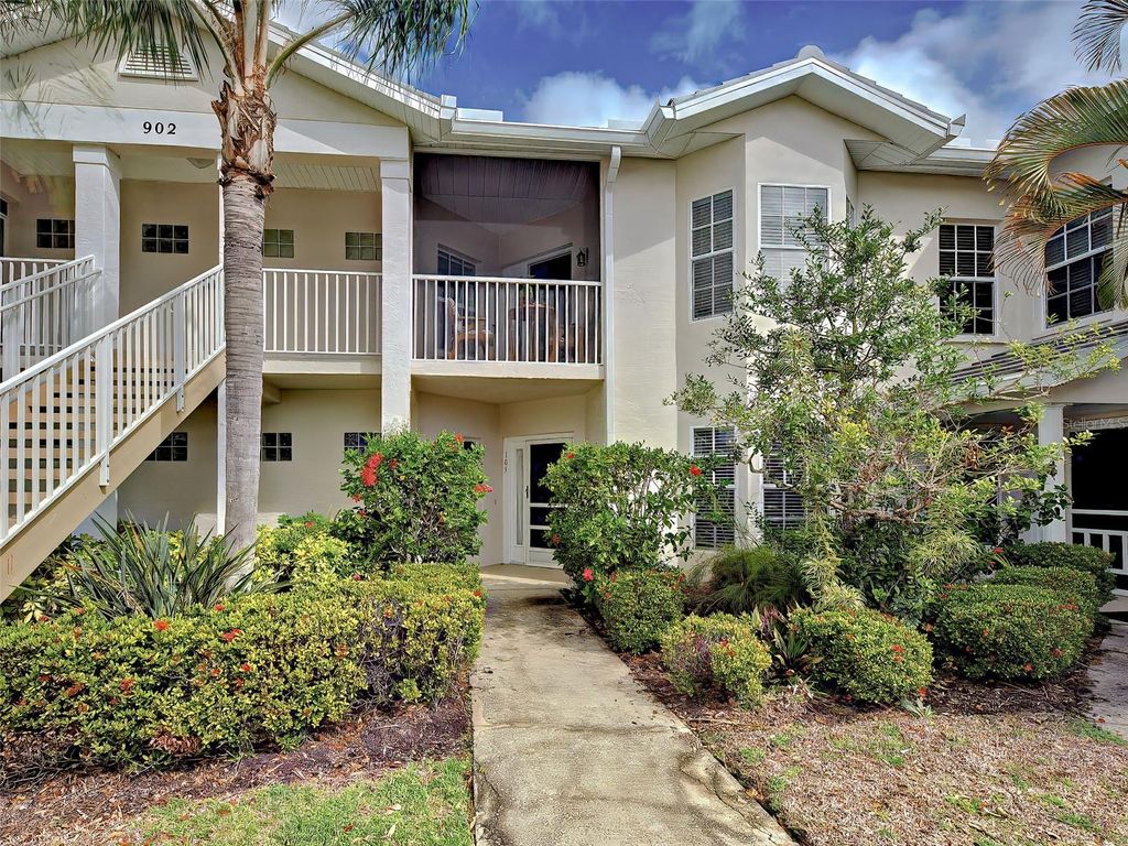 Photo of 902 Addington Court #103, Venice, FL 34293 (MLS # N6143820)