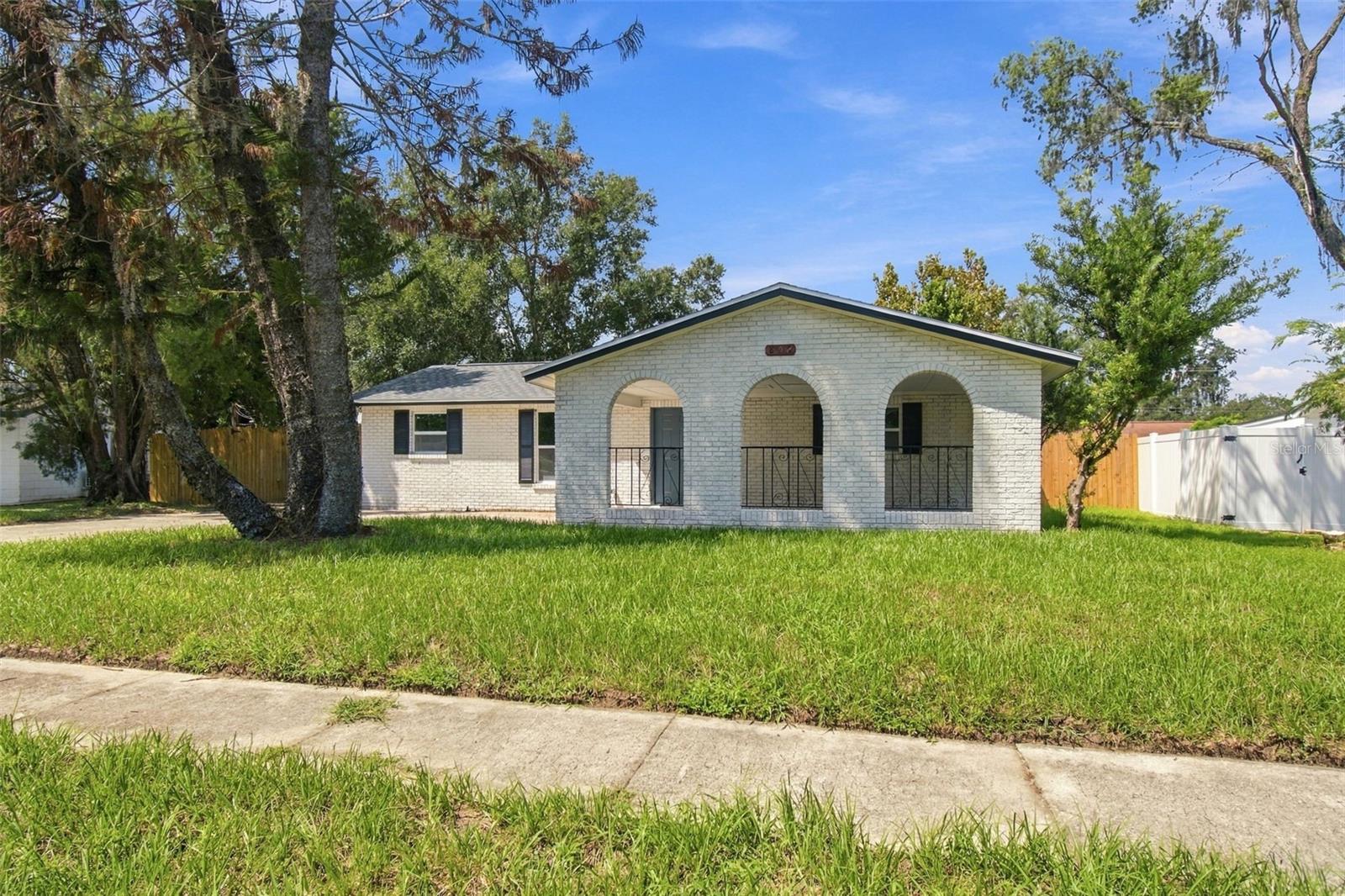 802 WALNUT DRIVE