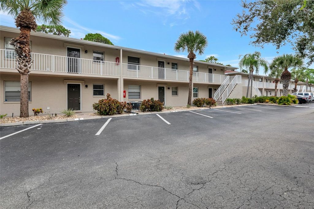 Photo of 966 La Costa Circle #5, Sarasota, FL 34237 (MLS # A4665073)