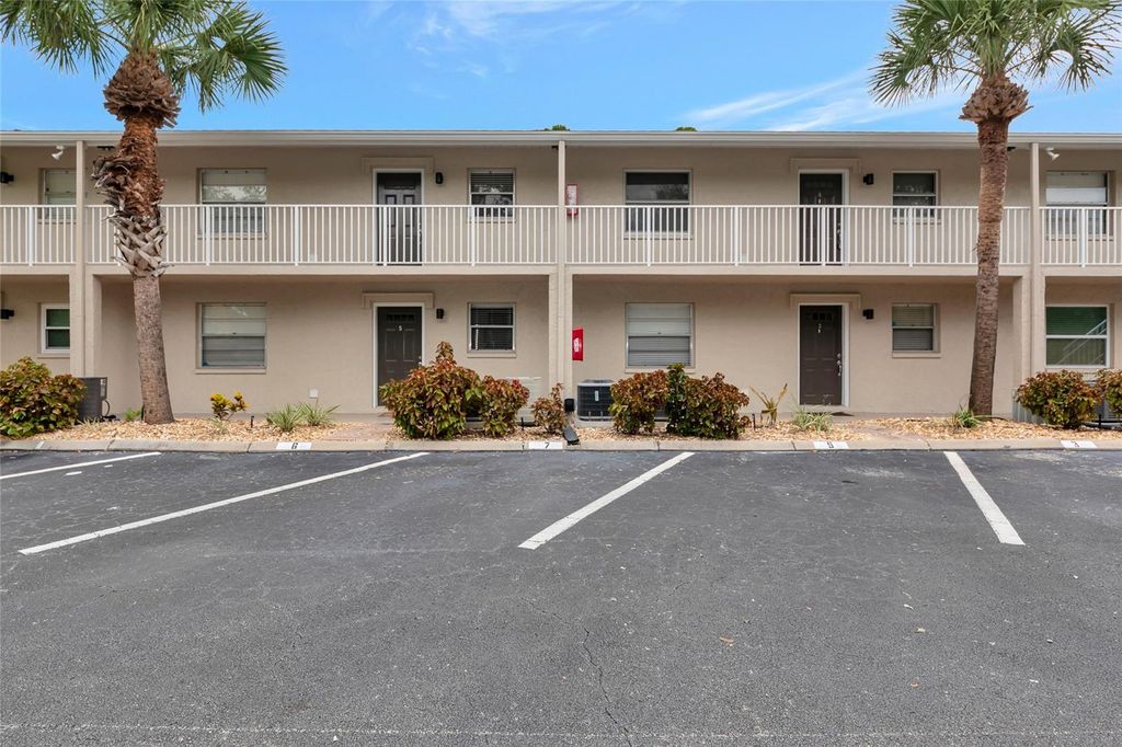 Photo of 966 La Costa Circle #5, Sarasota, FL 34237 (MLS # A4665073)