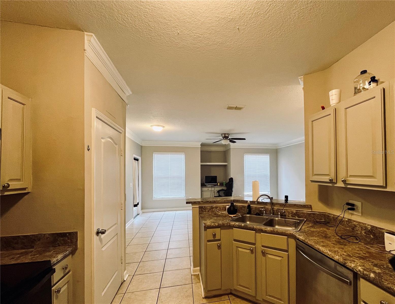 THE VILLAS CONDO - Residential