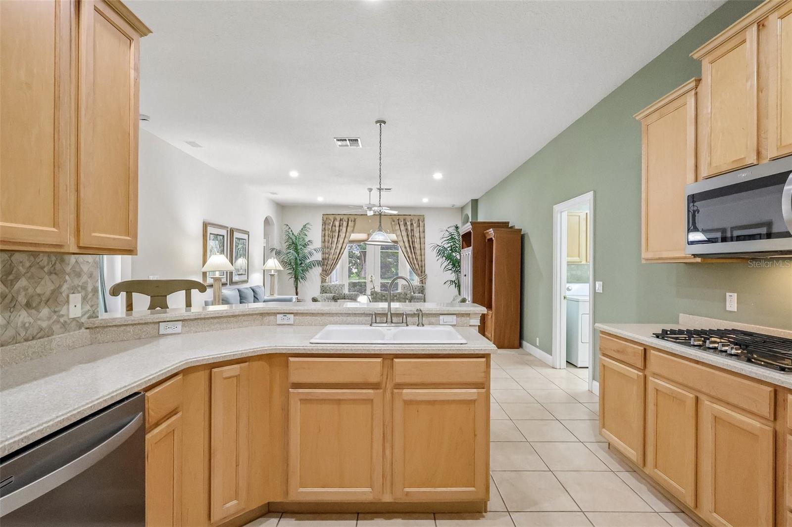 KEENES POINTE - Residential