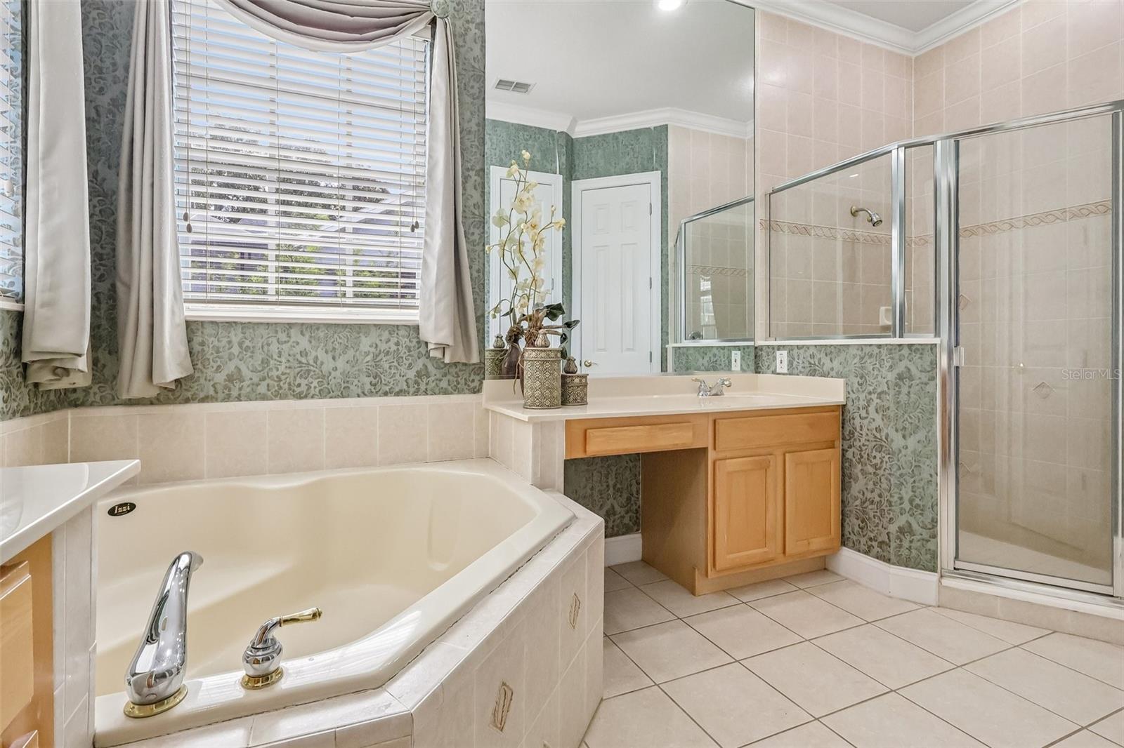 KEENES POINTE - Residential
