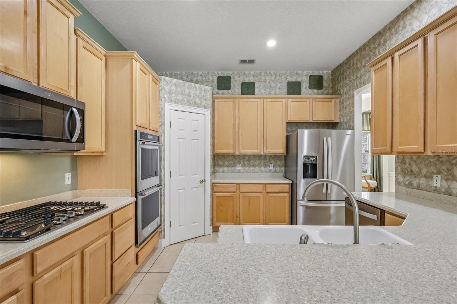 KEENES POINTE - Residential
