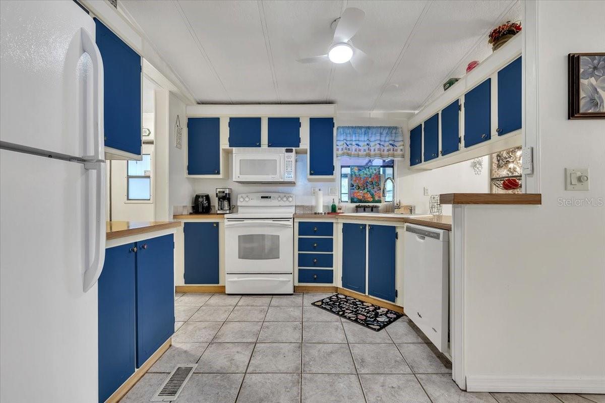 HORIZON VILLAGE CO OP - Residential