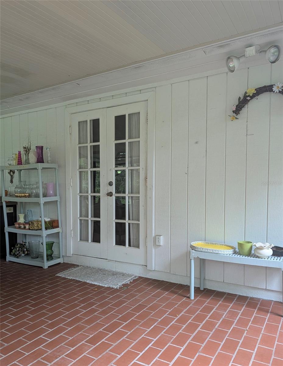 COUNTRY CLUB ESTATES - Residential