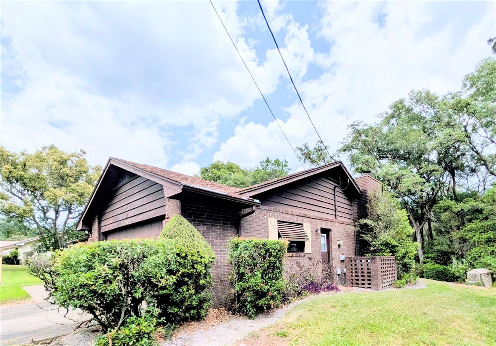 2025 LARCHMONT DRIVE