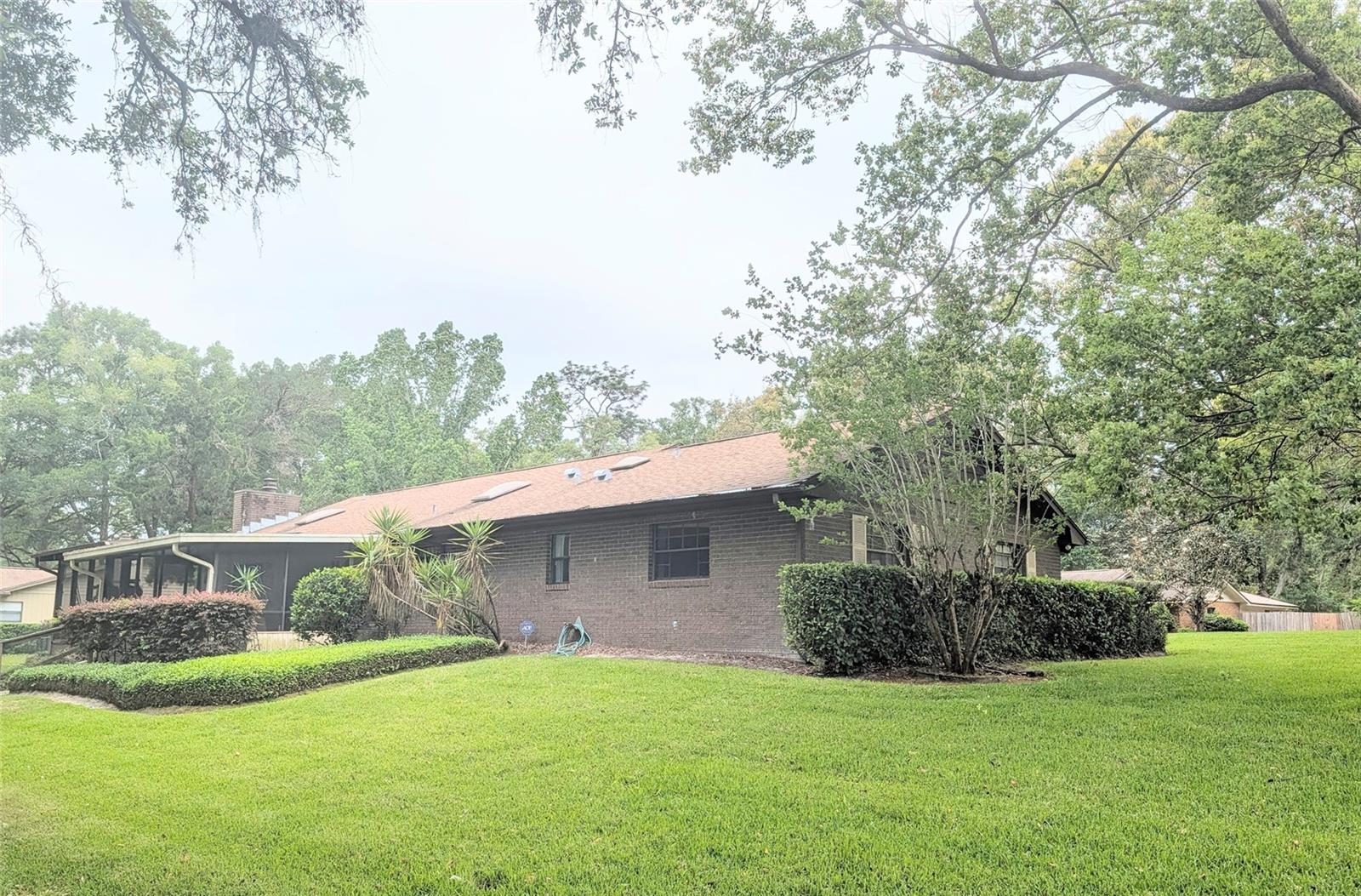 COUNTRY CLUB ESTATES - Residential