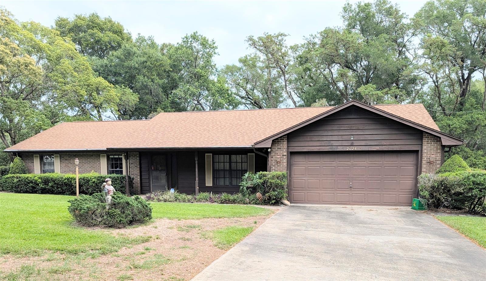 COUNTRY CLUB ESTATES - Residential