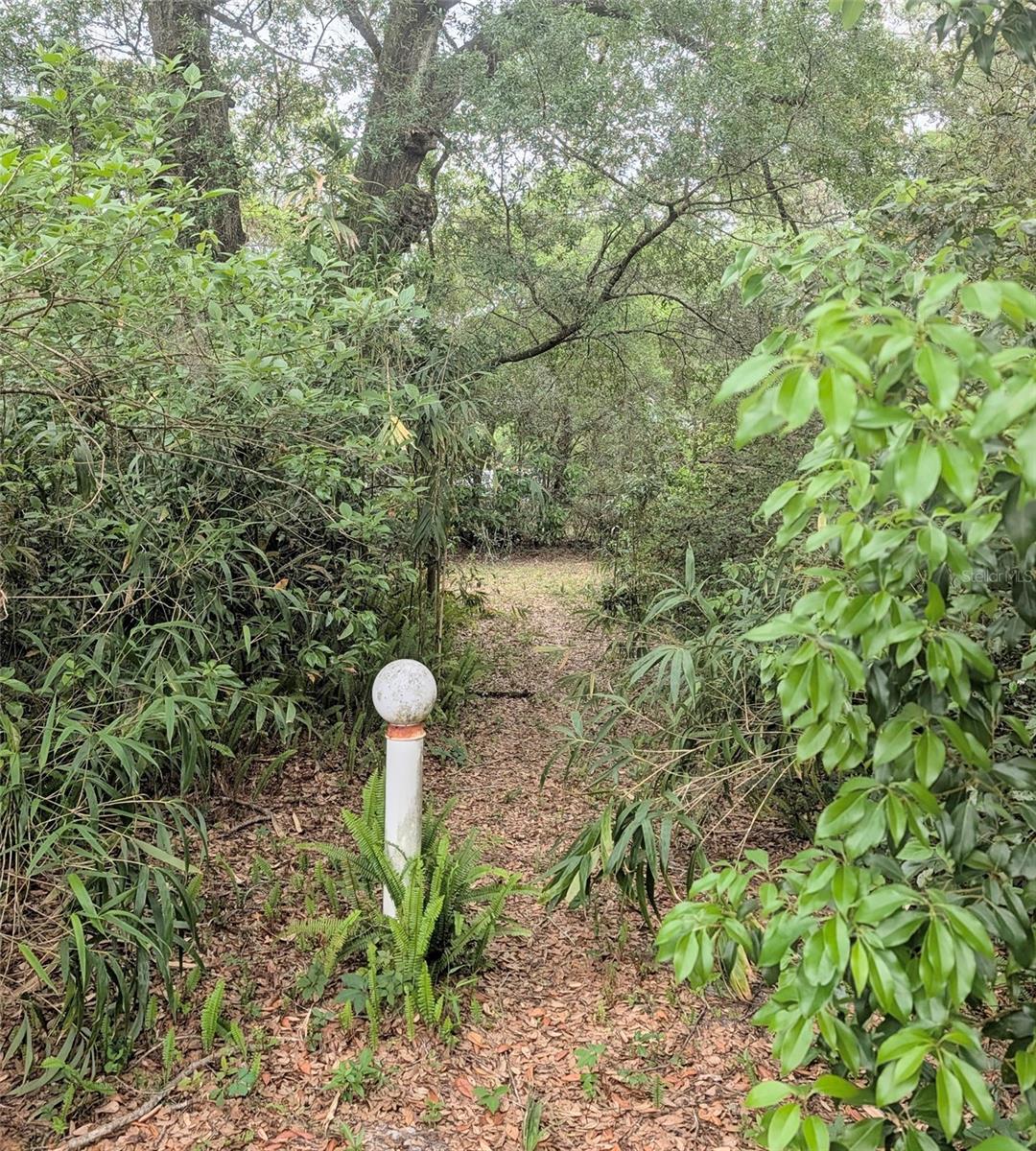 COUNTRY CLUB ESTATES - Residential