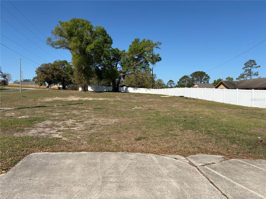 Located in a prime Orlando location, this 1/3-acre residential lot is conveniently situated just minutes from Downtown Orlando and major transportation routes. Its central location makes it an ideal investment property or a suitable site for constructing your own home. The lot is conveniently located near grocery stores and pharmacies, and offers a short commute to the Kia Center, Lake Eola, and the Expressway.