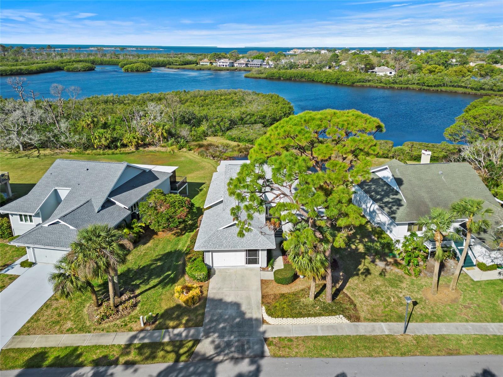 1020 LAKE AVOCA DRIVE