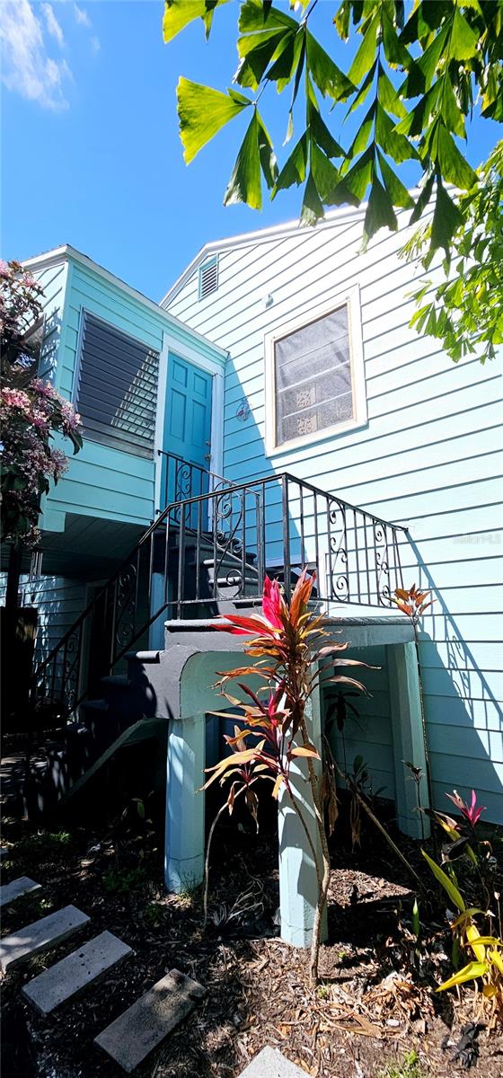 Euclid-St Pauls neighborhood, this garage apartment is awesome! You can park 2 vehicles behind garage (diagonally) use of garage space and included with rent, washer/dryer, water/trash and lawn maintenance. Cozy and adorable living space, hardwood floors, 2 mini-split units for ac/heat, very spacious unit, lots of natural lights and lots of windows, porch is enclosed with windows to open in the nice months and a beautiful space for plants, close to Crescent Lake and less than 2 miles to all the fun in downtown St Pete.