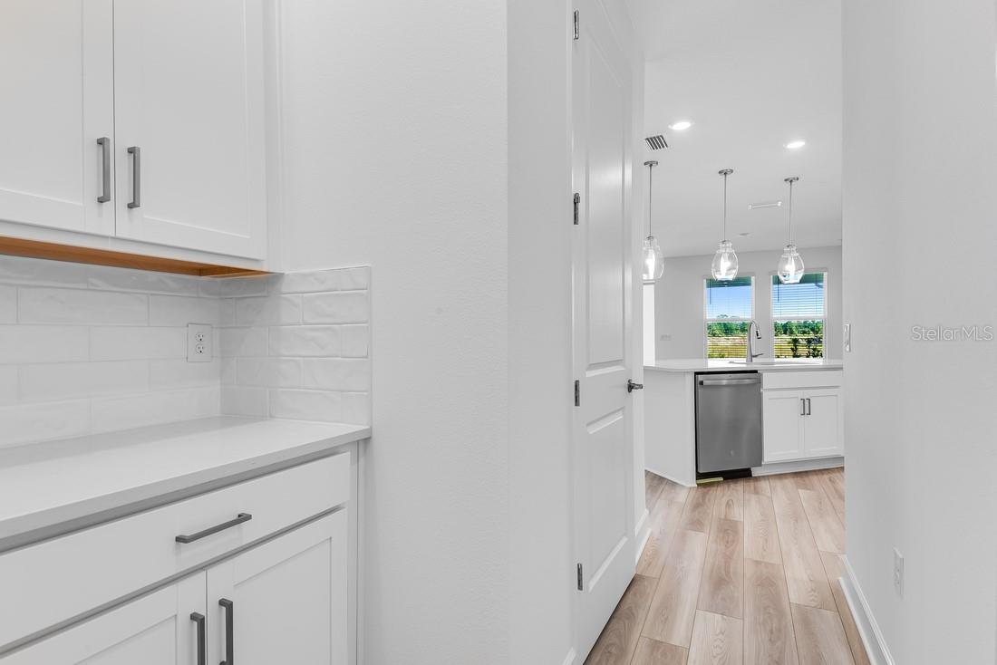 677 JUNONIA BOULEVARD