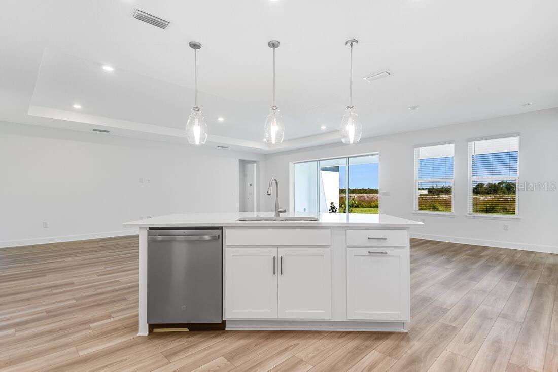 677 JUNONIA BOULEVARD