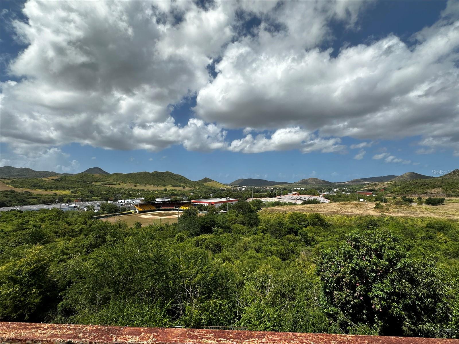 URB. EXTENSION EL EDEN, COAMO - Residential