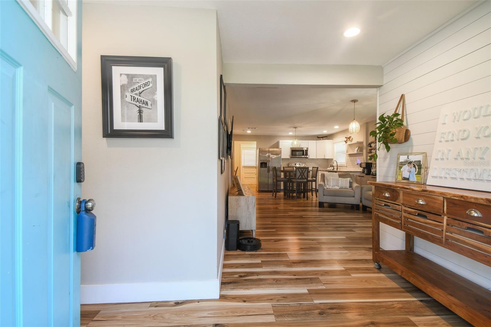 8504 N HIGHLAND AVENUE