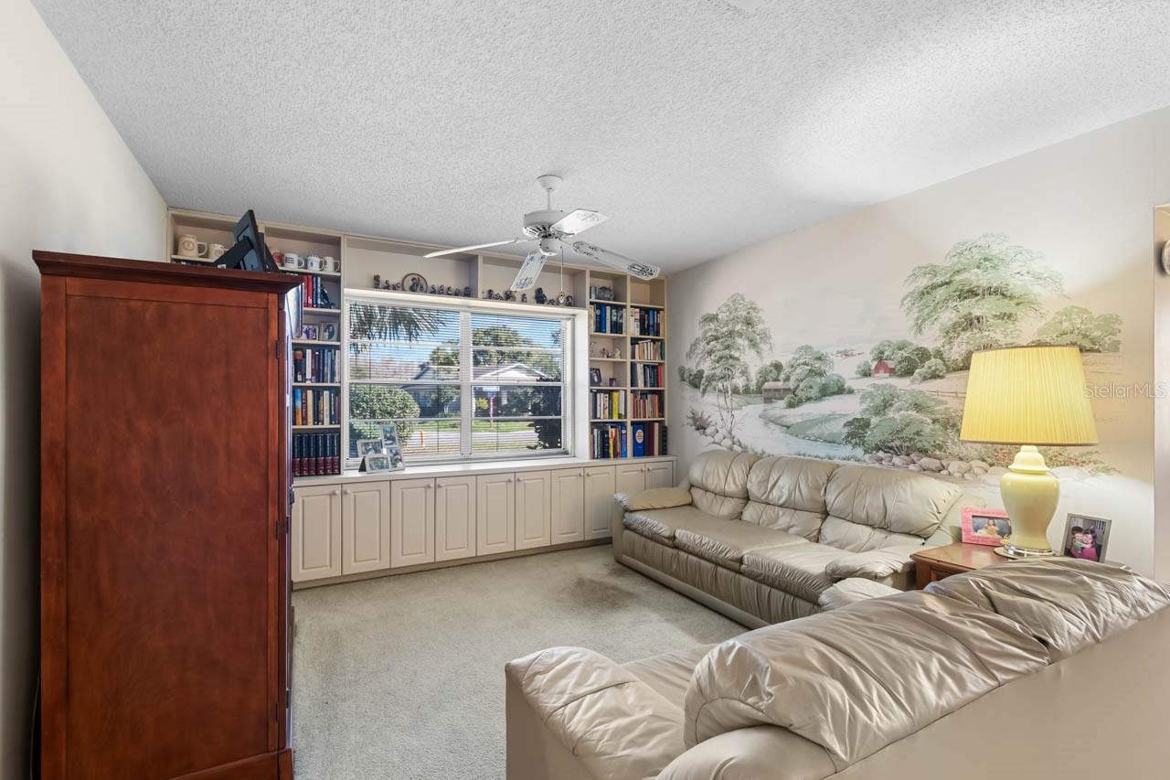 1602 HOVINGTON CIRCLE