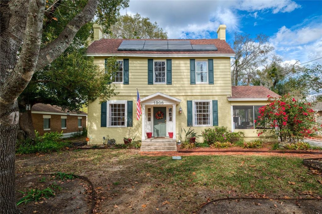 Photo of 1305 Washington Avenue, Eustis, FL 32726 (MLS # O6376443)