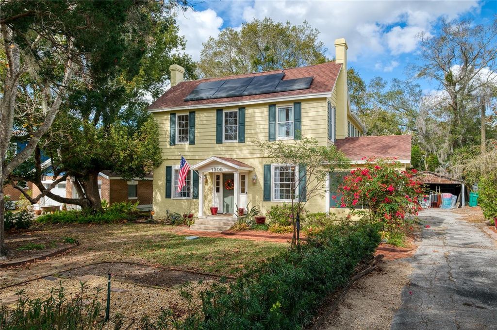 Photo of 1305 Washington Avenue, Eustis, FL 32726 (MLS # O6376443)