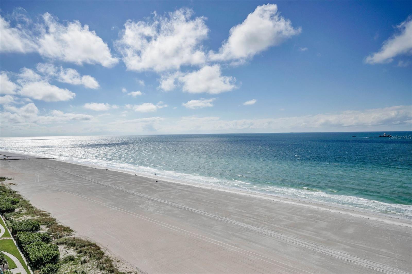 ULTIMAR ONE CONDO - Residential