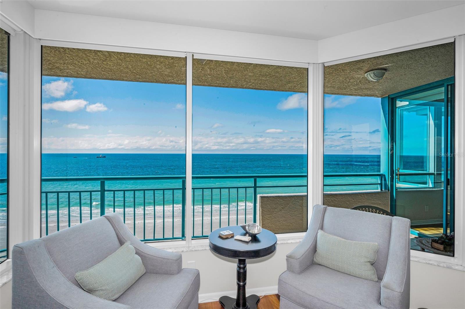 ULTIMAR ONE CONDO - Residential